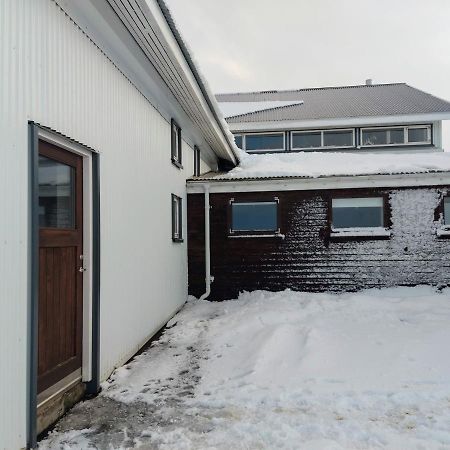 Grasteinn Guesthouse Thorshofn Exterior photo
