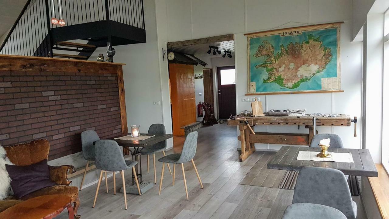Grasteinn Guesthouse Thorshofn Exterior photo